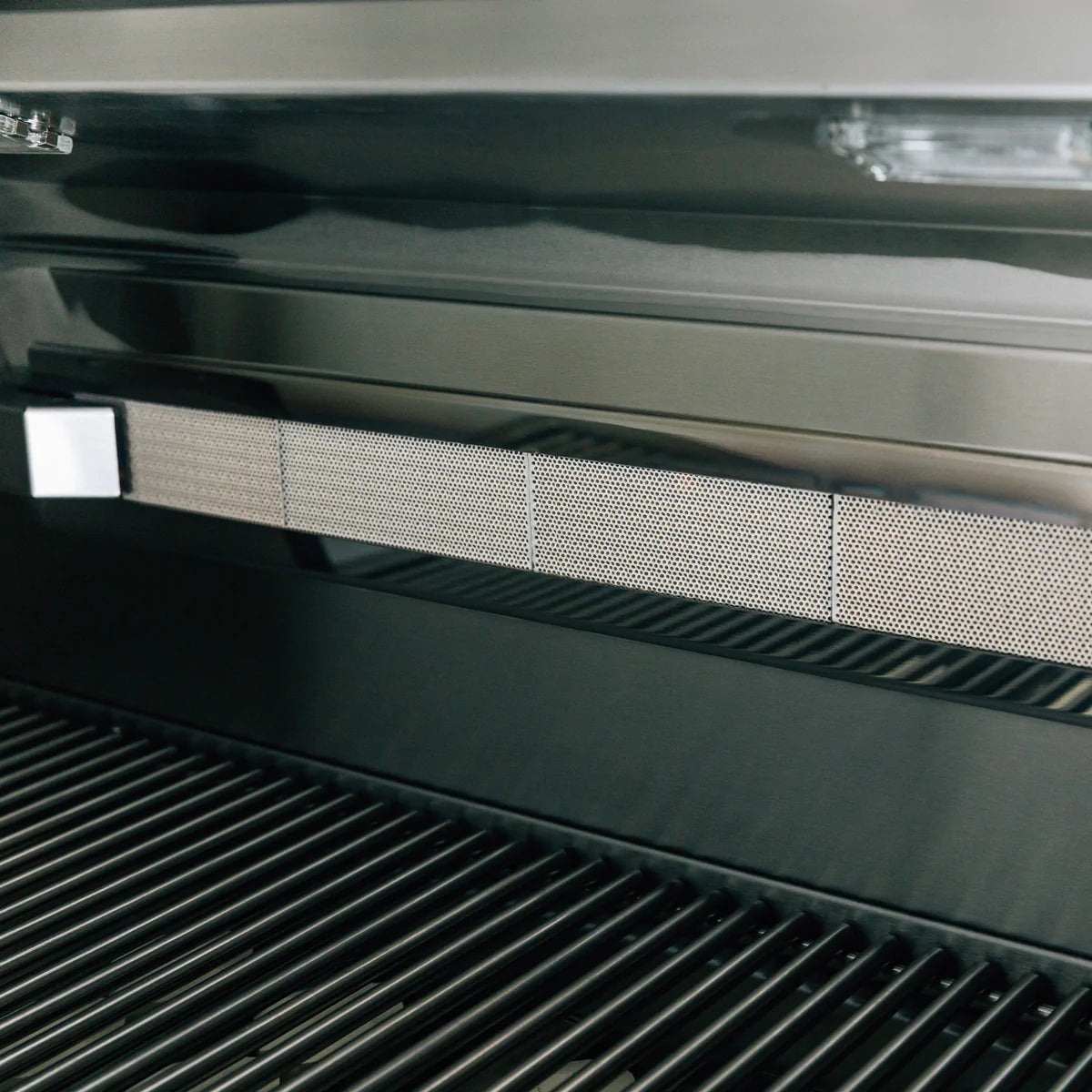 Summerset Alturi Series 42" Built-In Natural Gas Grill - Upper Livin