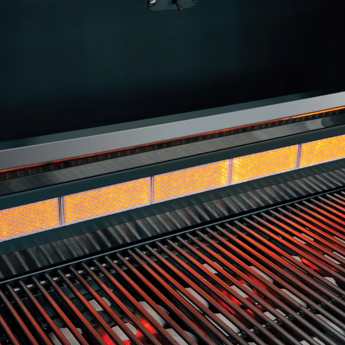 Summerset Sizzler Pro Series 32" 4-Burner Built-in Grill - Upper Livin